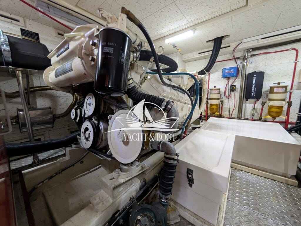 Motorboot Camargue Yacht 42 Sundeck