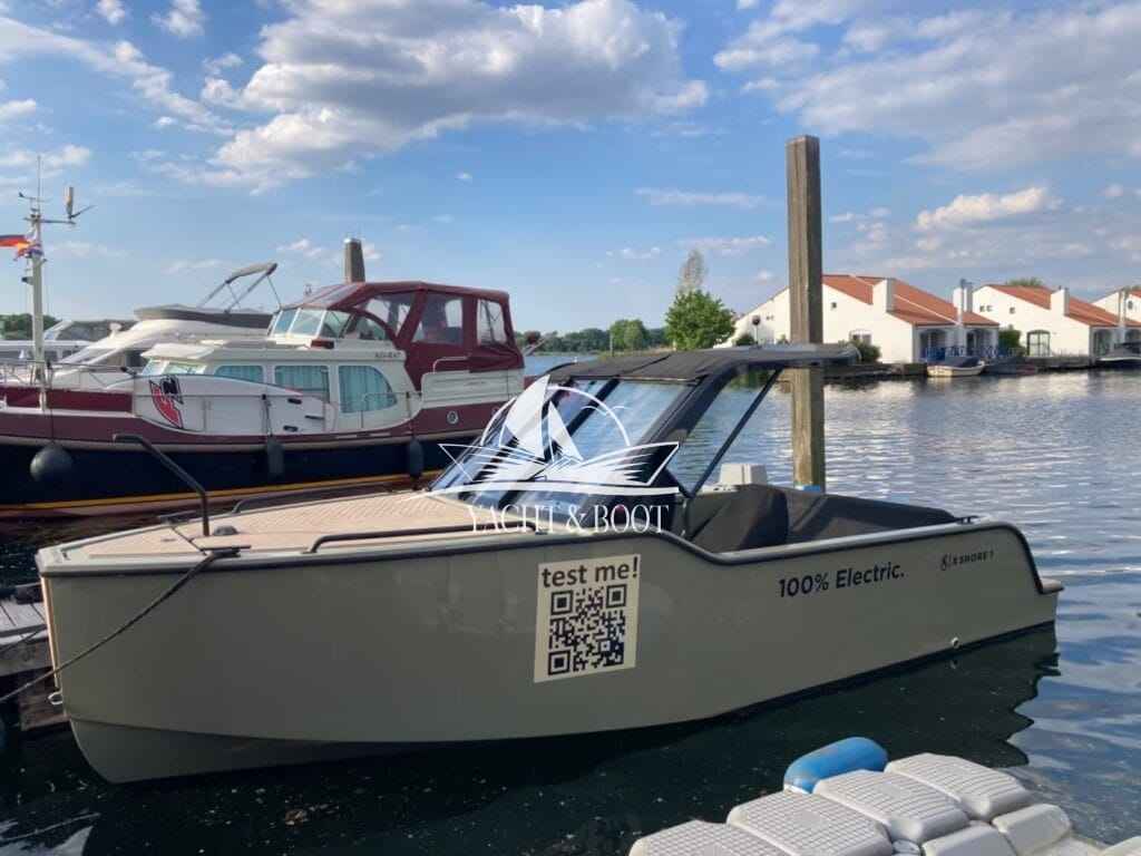 Motorboot X-Shore 1