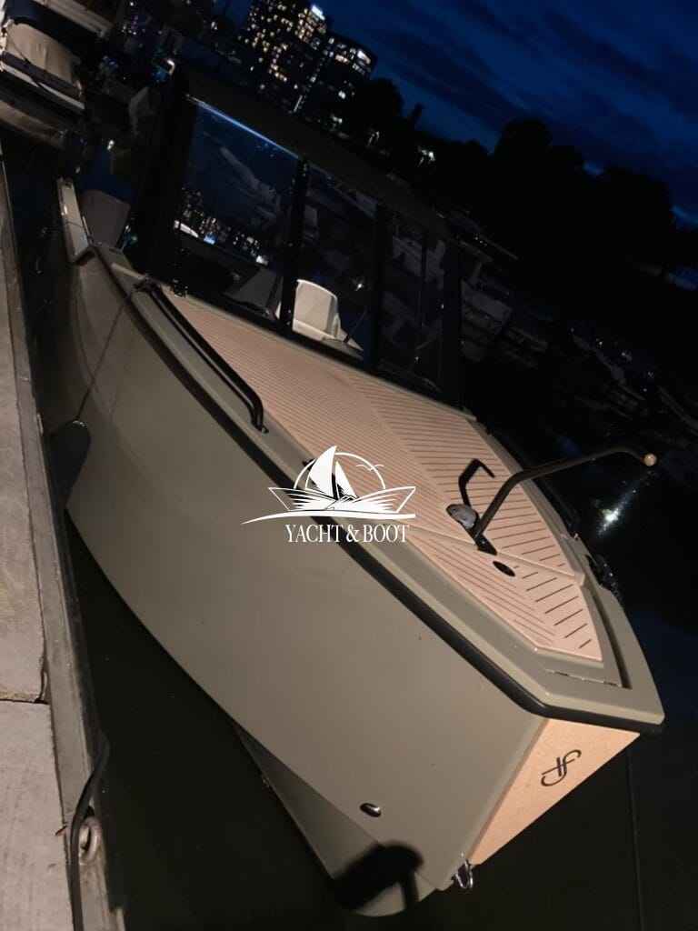 Motorboot X-Shore 1