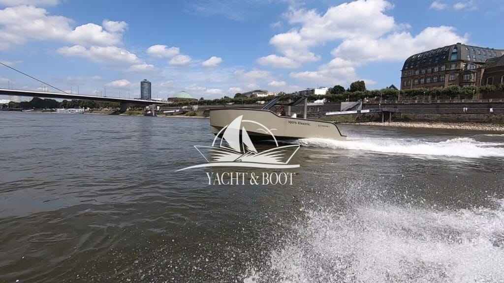 Motorboot X-Shore 1