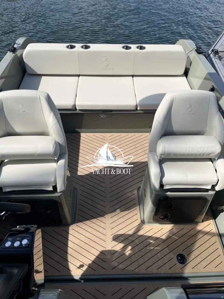 Motorboot X-Shore 1
