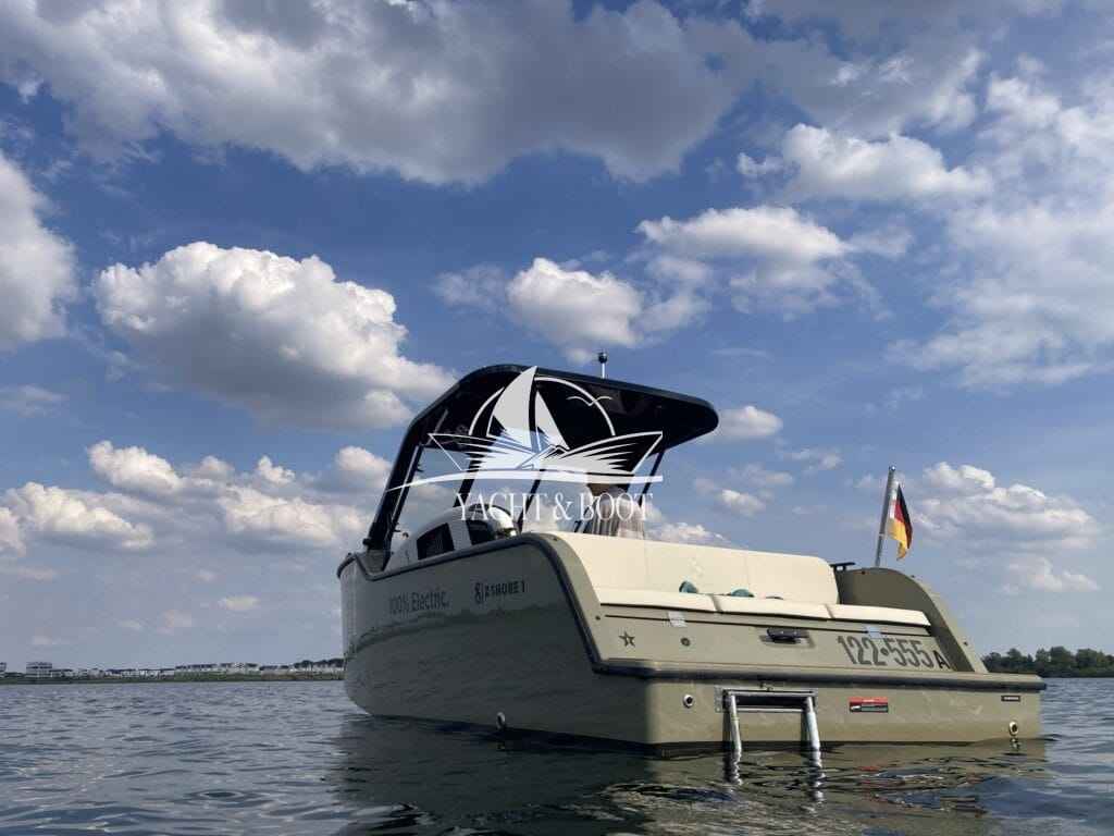 Motorboot X-Shore 1