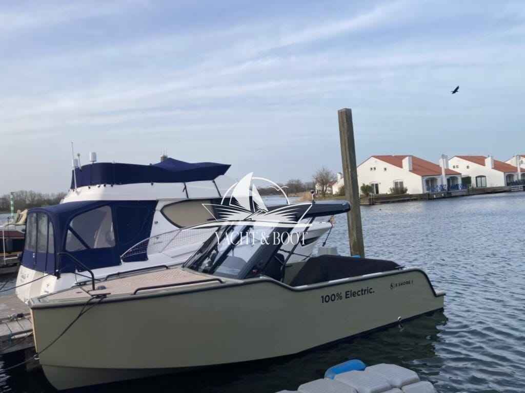 Motorboot X-Shore 1