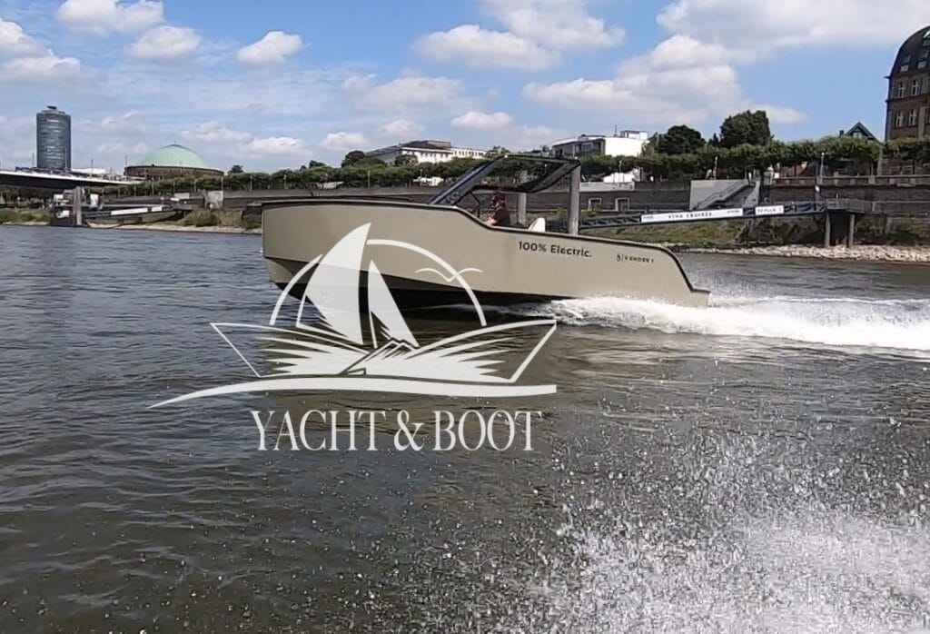 Motorboot X-Shore 1