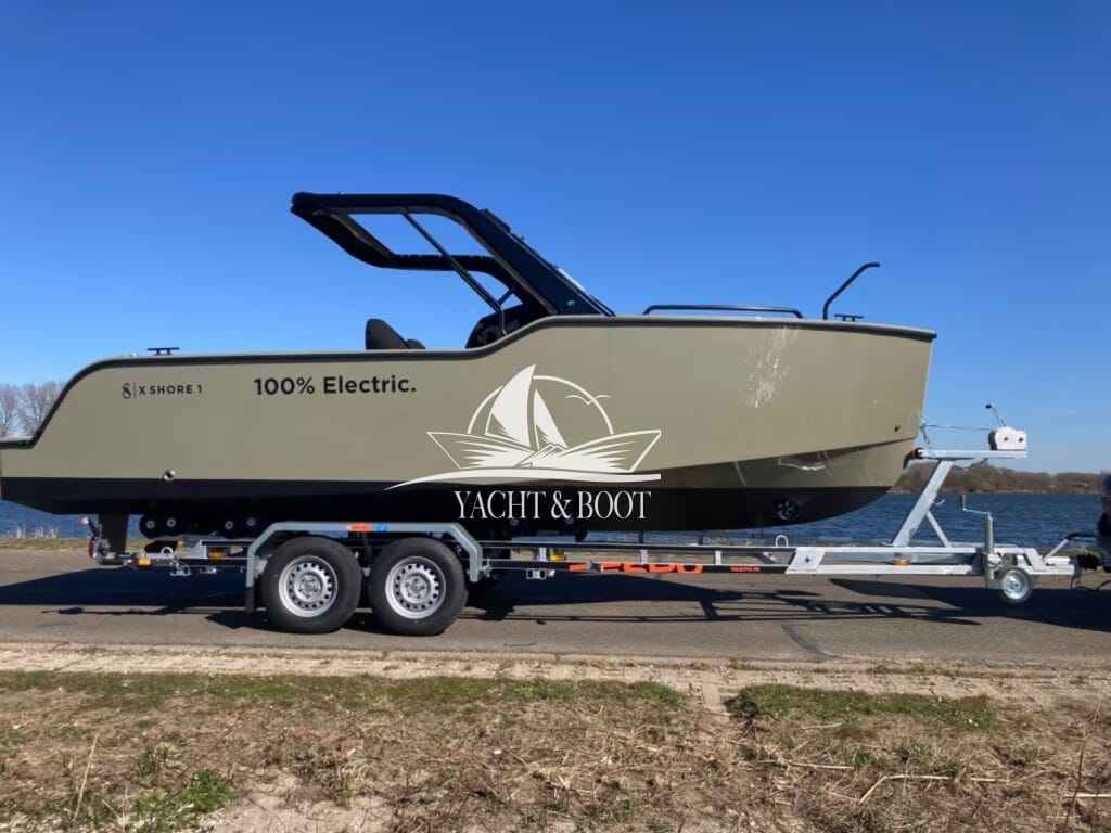 Motorboot X-Shore 1