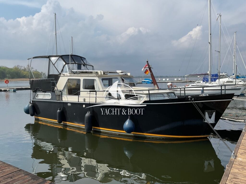 Motorboot holländischer Werftbau 1000 GSAK