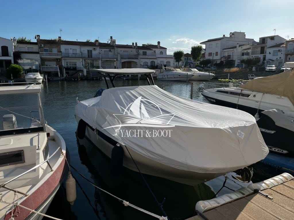 Motorboot Invictus Yacht Capoforte CX 270