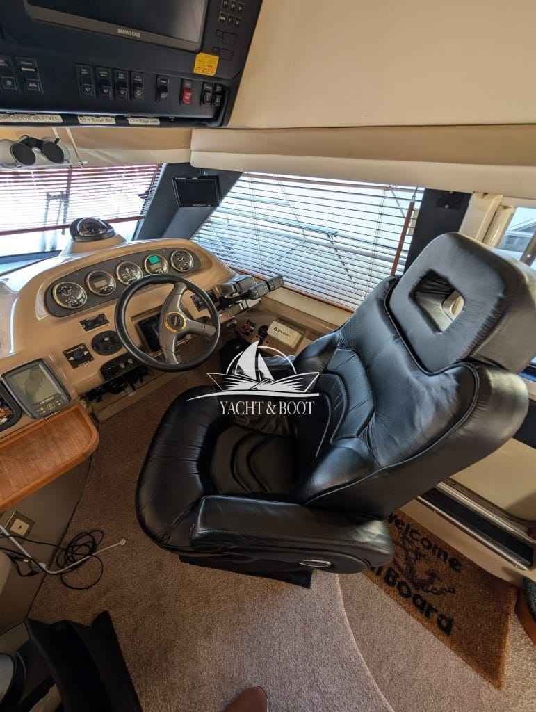 Motorboot Carver 450 Voyager Pilothouse