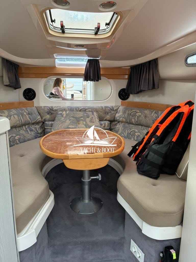Motorboot Sealine S 270