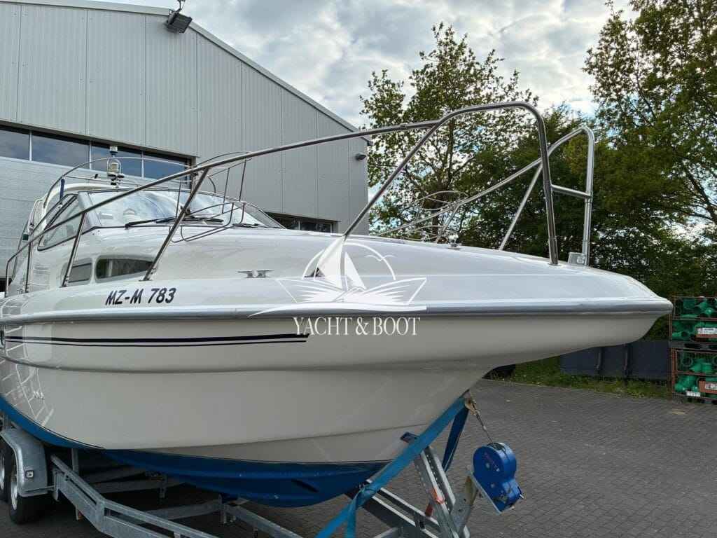 Motorboot Sealine S 270