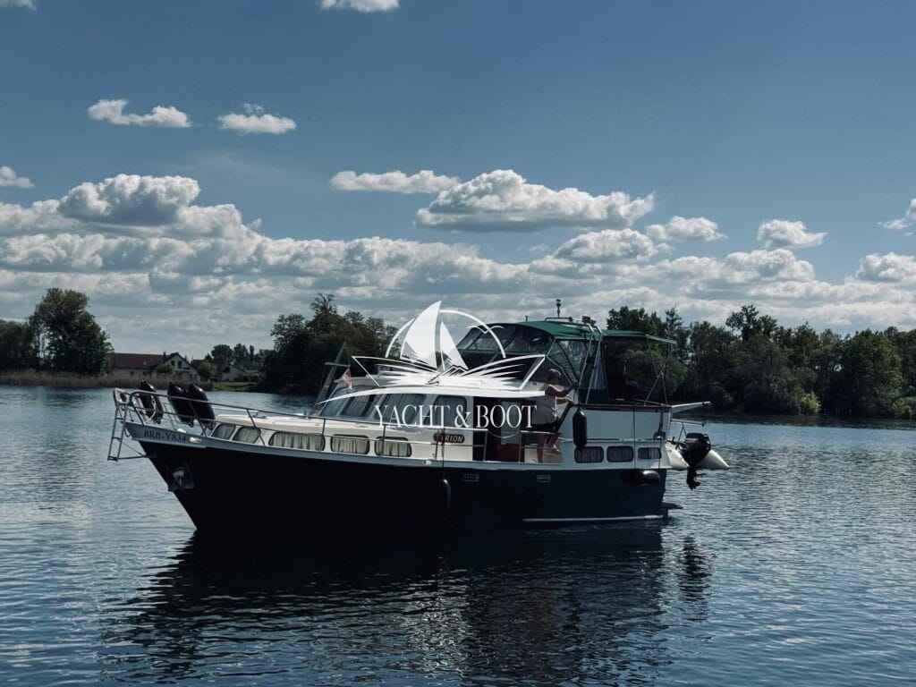 Motorboot Maxum Rubor 1100