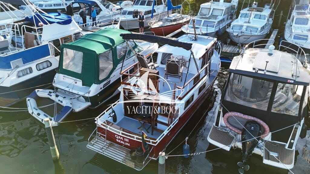 Motorboot holländischer Werftbau Crowntrawler 830