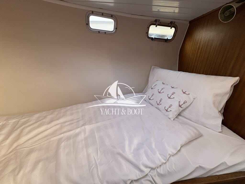 Motorboot holländischer Werftbau Crowntrawler 830