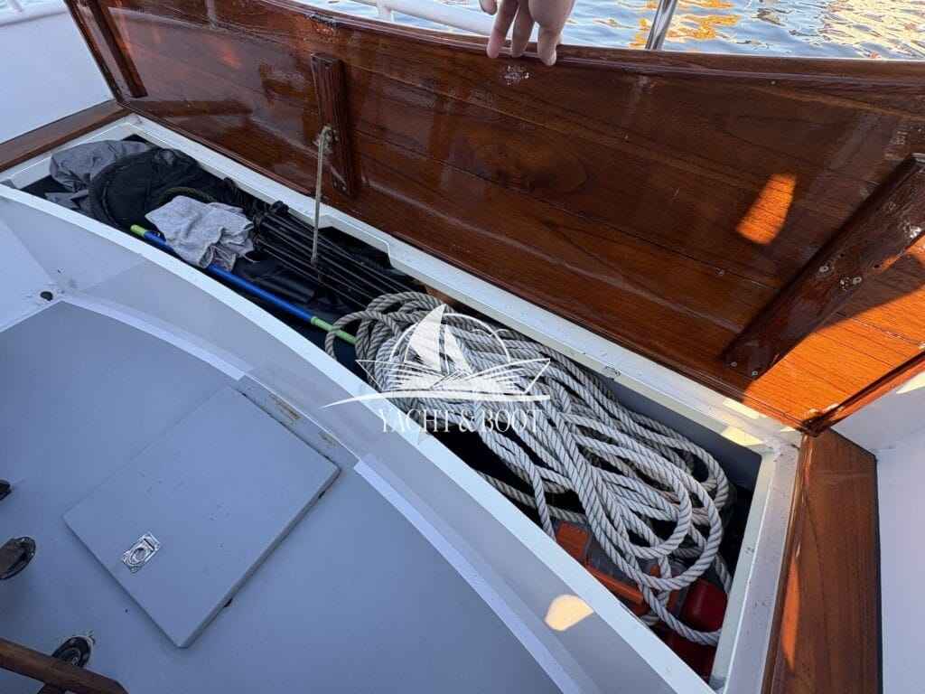 Motorboot holländischer Werftbau Crowntrawler 830