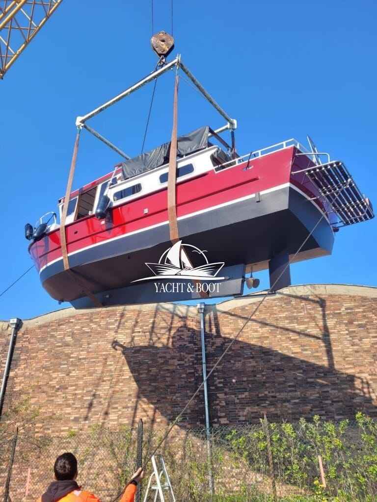 Motorboot holländischer Werftbau Crowntrawler 830