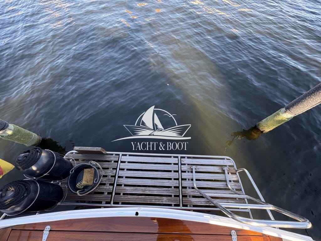 Motorboot holländischer Werftbau Crowntrawler 830