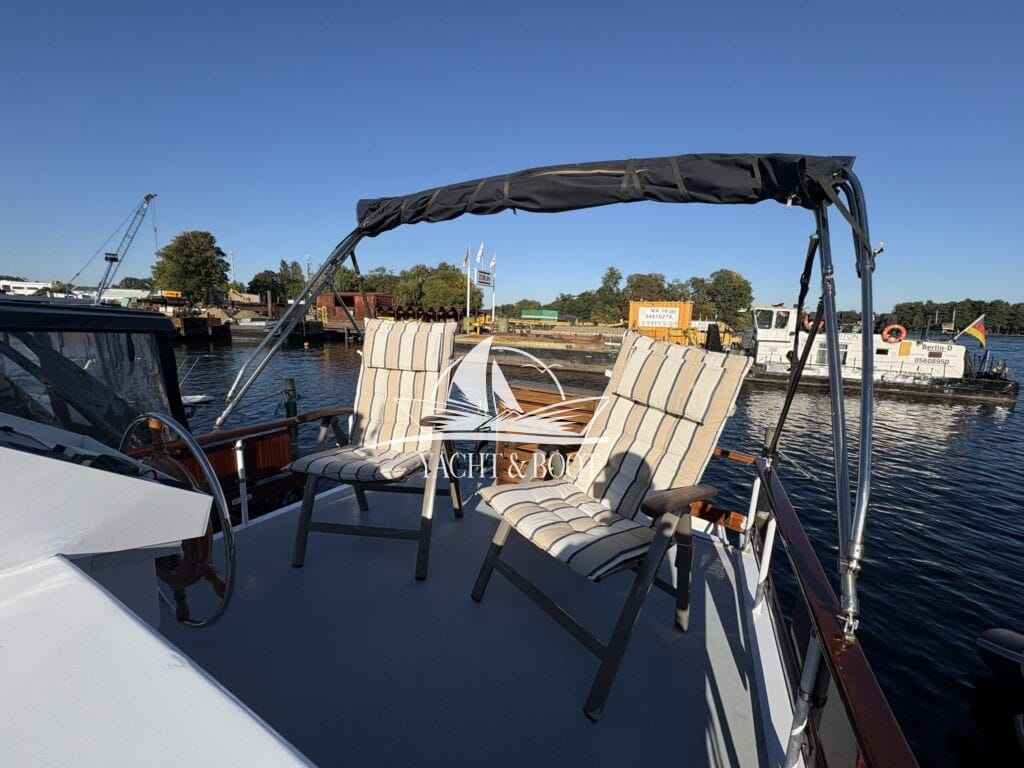 Motorboot holländischer Werftbau Crowntrawler 830