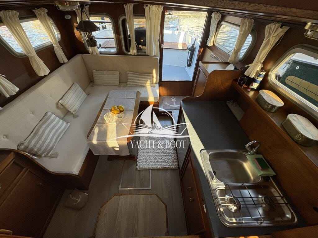 Motorboot holländischer Werftbau Crowntrawler 830