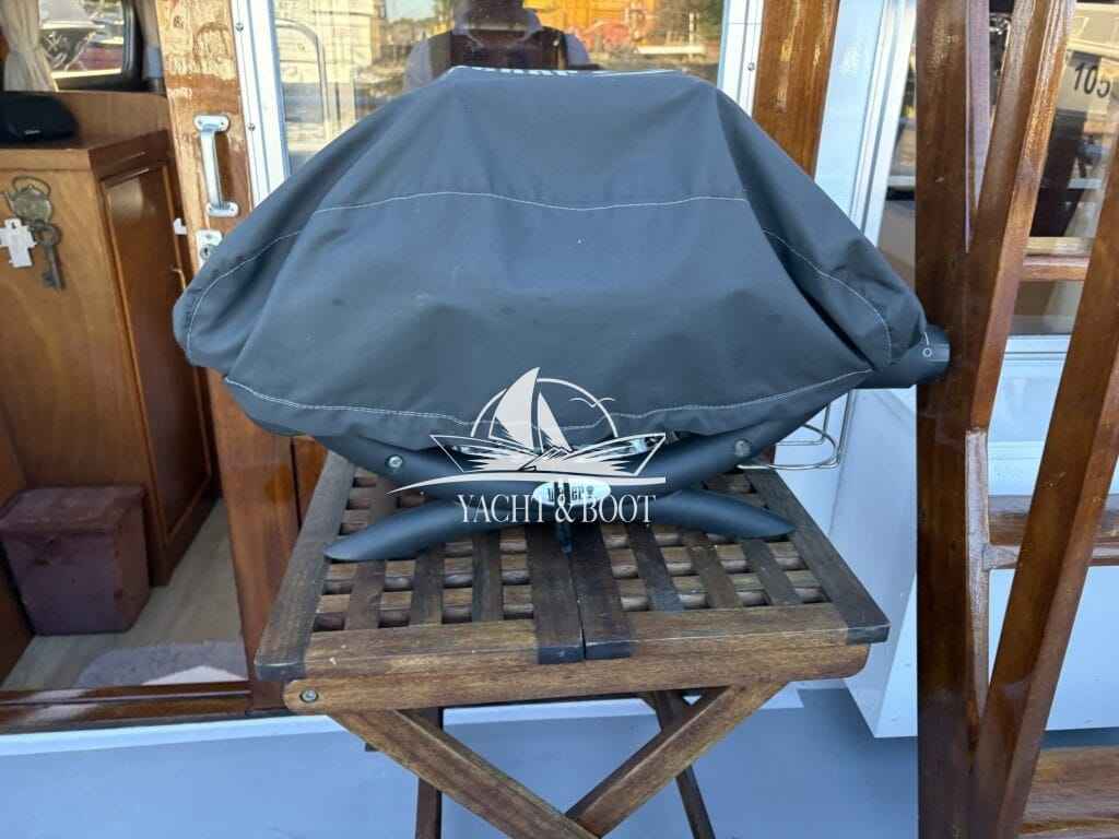 Motorboot holländischer Werftbau Crowntrawler 830