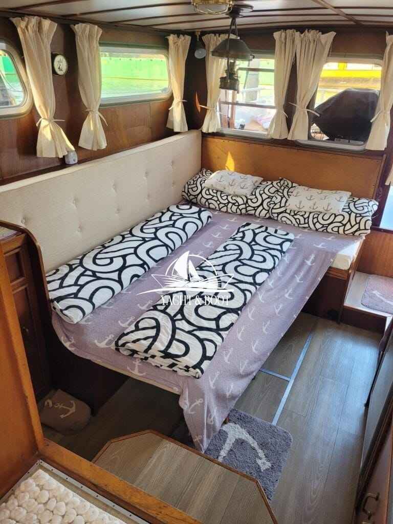 Motorboot holländischer Werftbau Crowntrawler 830