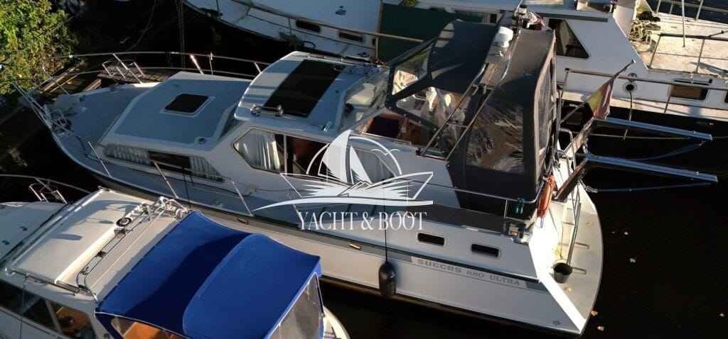 Motorboot Succes 880 Ultra