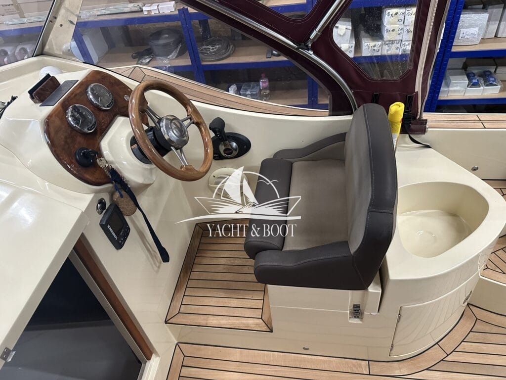 Motorboot Oud Huijzer 700 Cabine