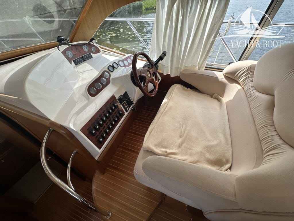Motorboot Galeon 380 Fly