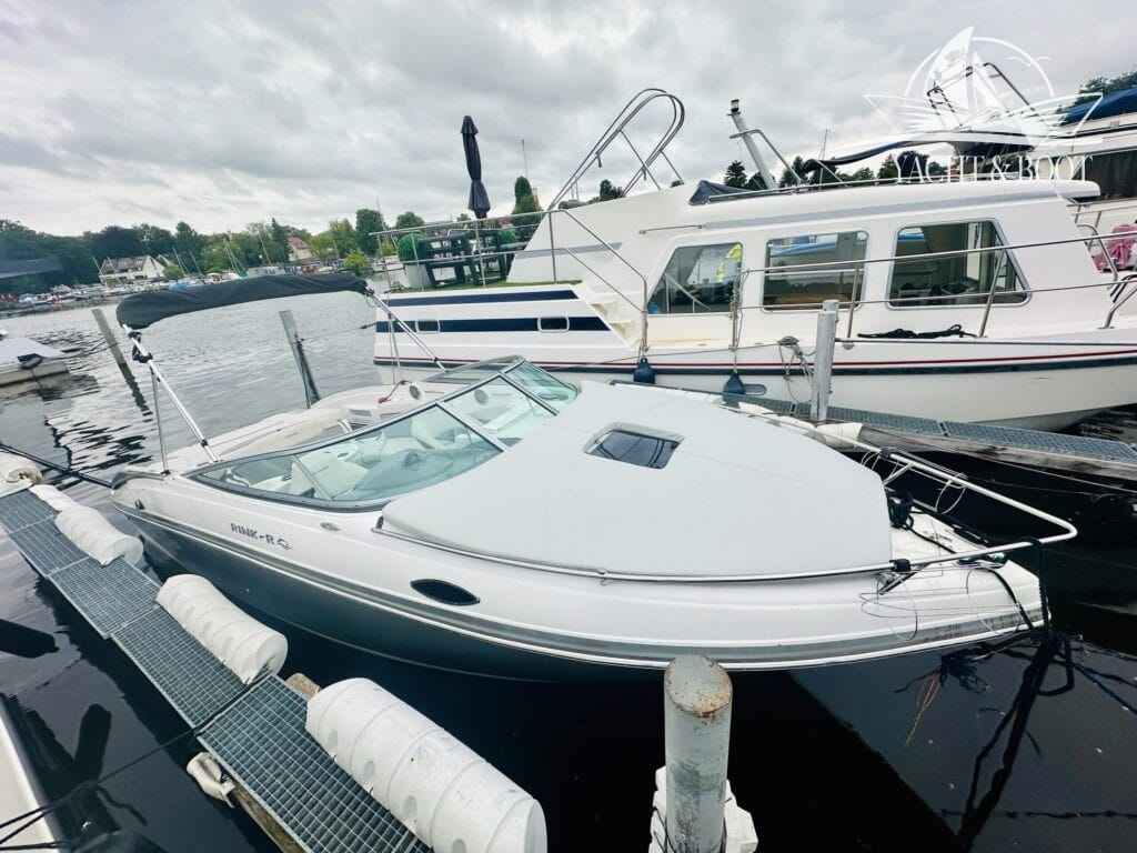 Motorboot Rinker 246 Captiva