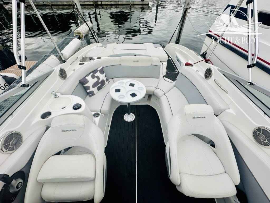 Motorboot Rinker 246 Captiva