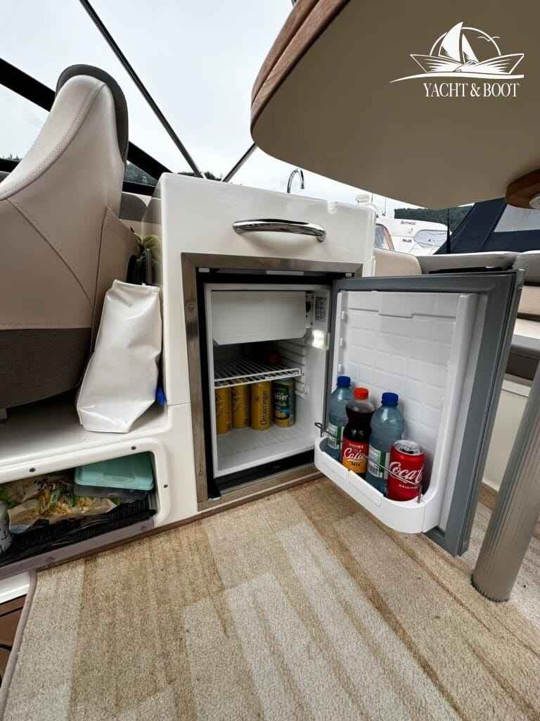 Motorboot Bayliner VR6 C