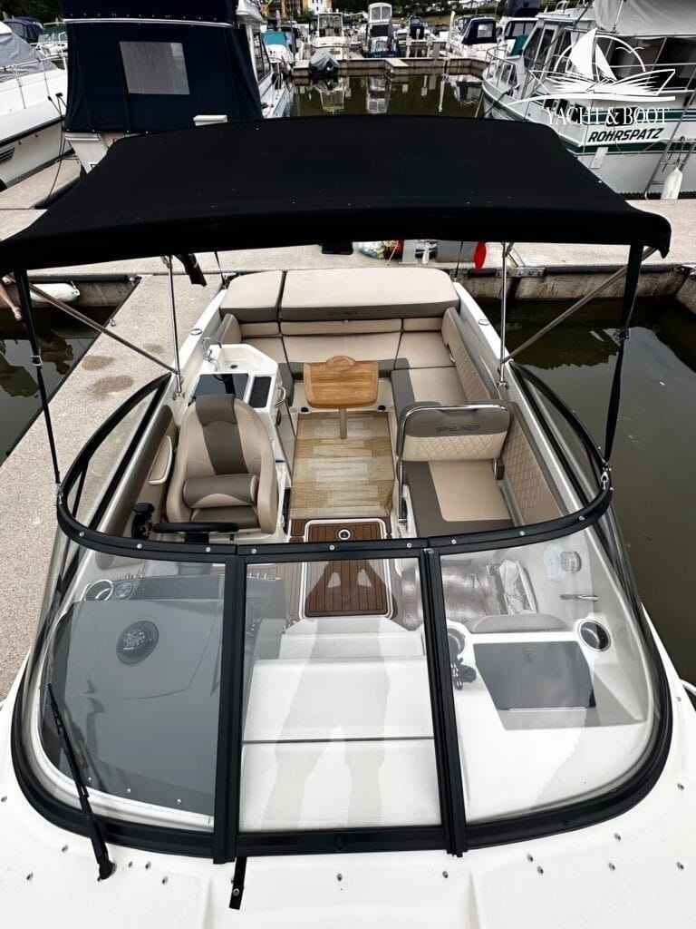 Motorboot Bayliner VR6 C