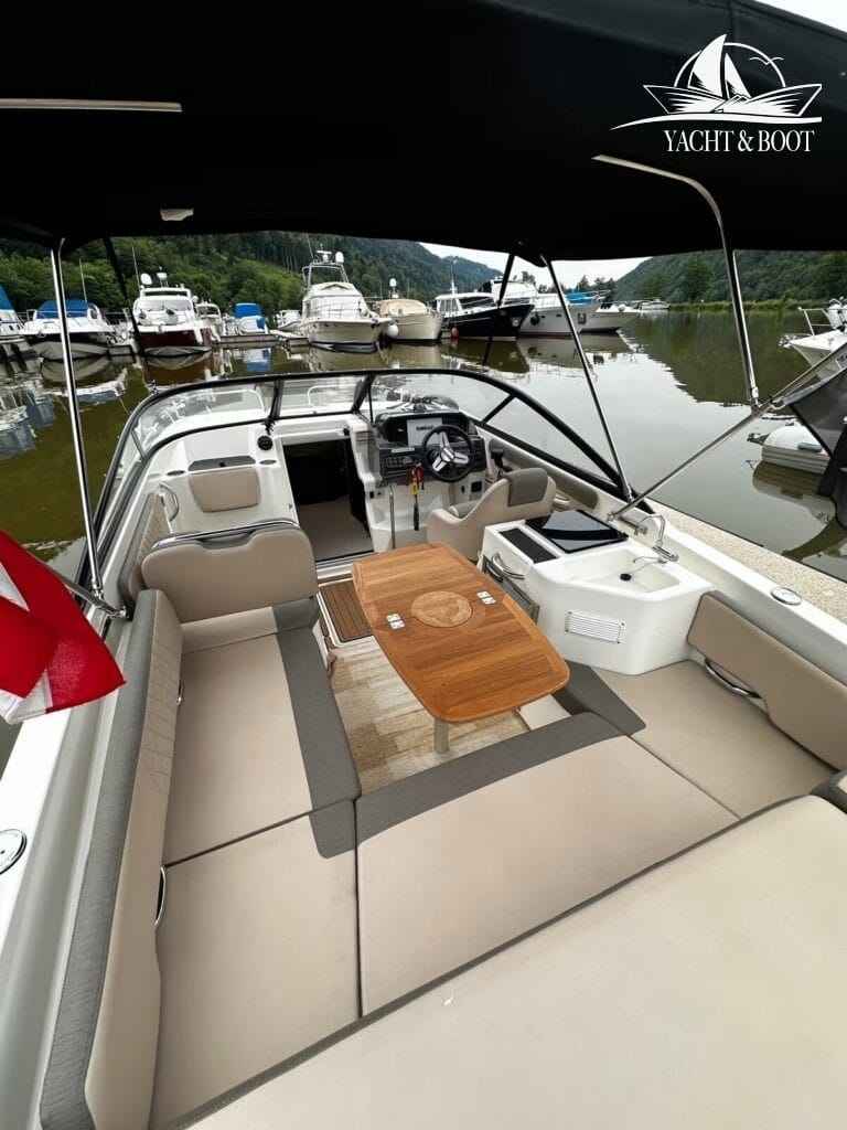 Motorboot Bayliner VR6 C