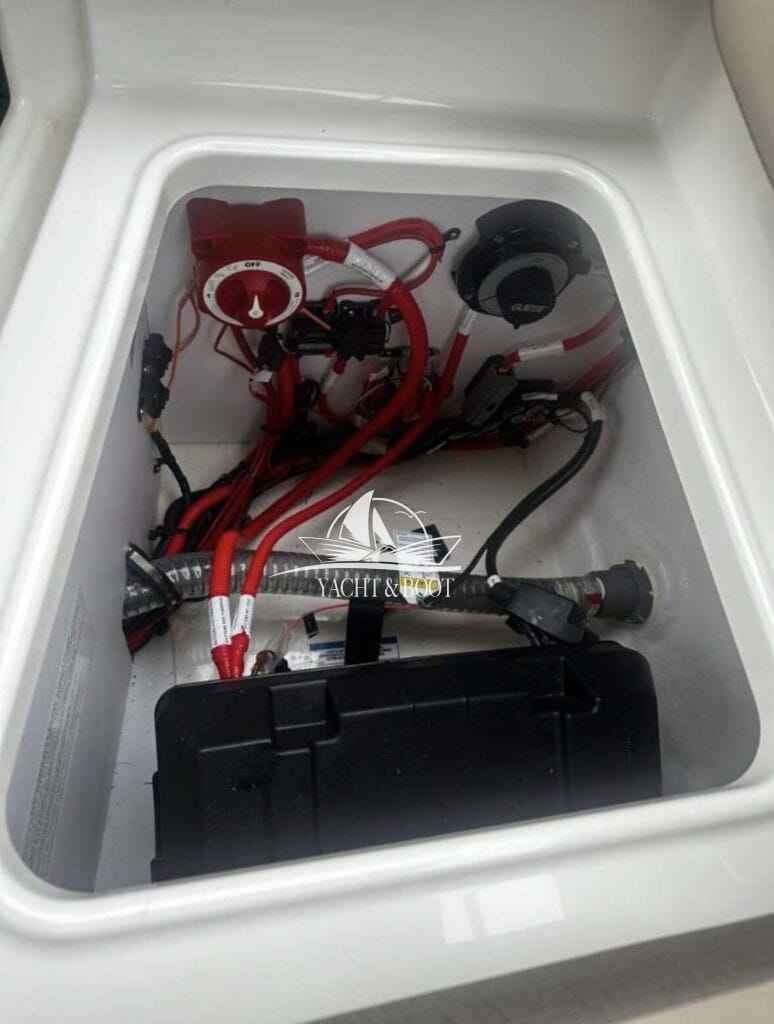 Motorboot Bayliner VR6 C