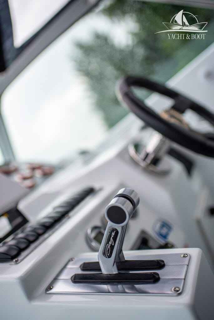 Motorboot Baja 405
