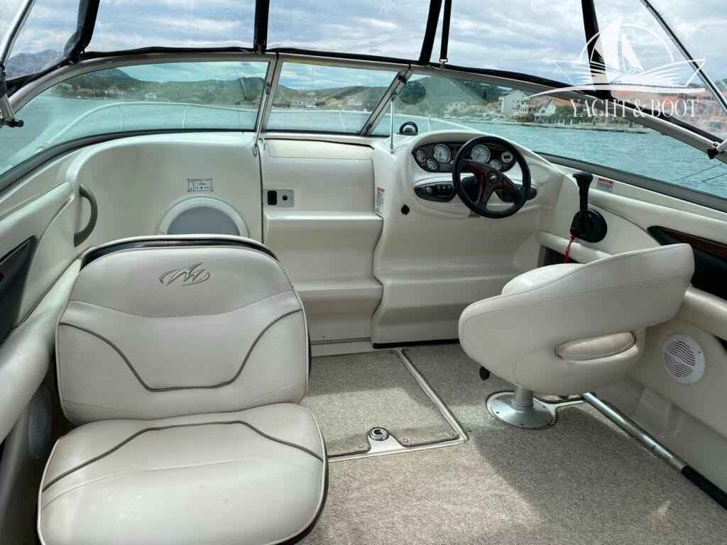 Motorboot Monterey Montura 218 LC