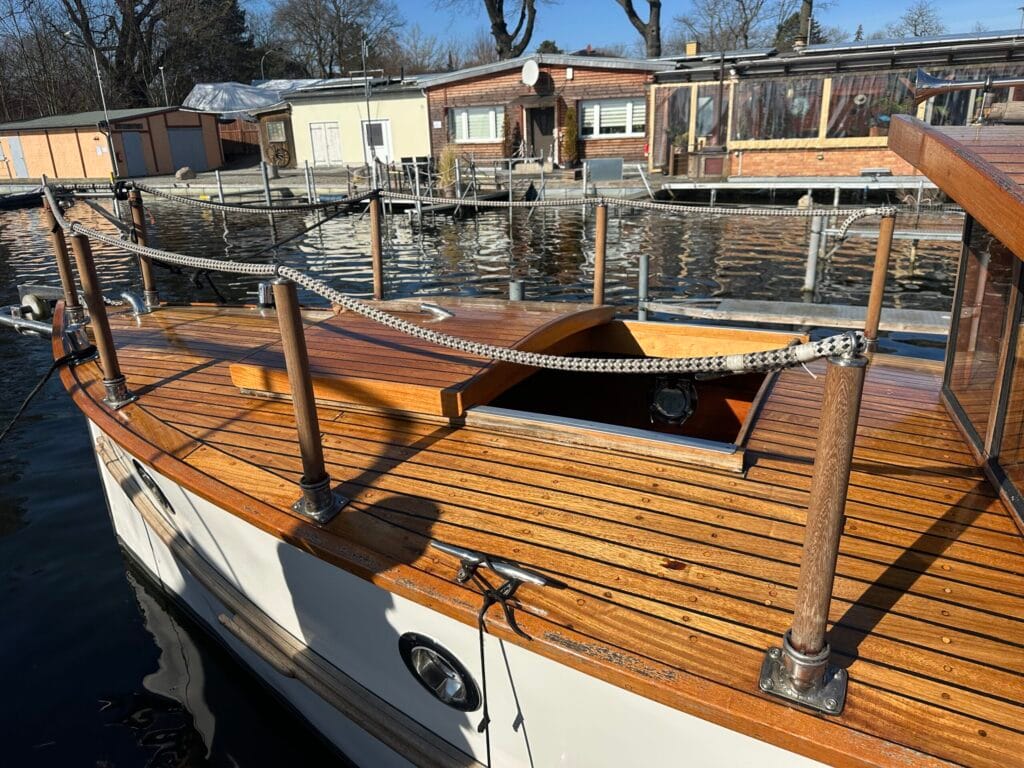 Motorboot Werftbau Backdecker 9.0