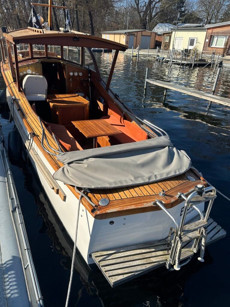 Motorboot Werftbau Backdecker 9.0