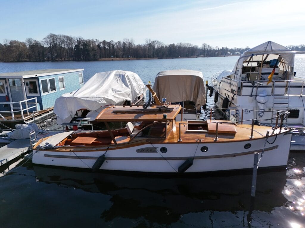 Motorboot Werftbau Backdecker 9.0