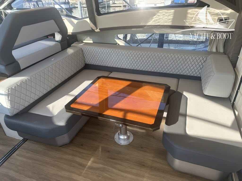 Motorboot Marquis 420 Sport Coupe