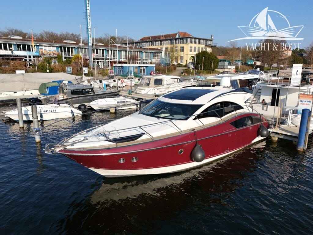 Motorboot Marquis 420 Sport Coupe