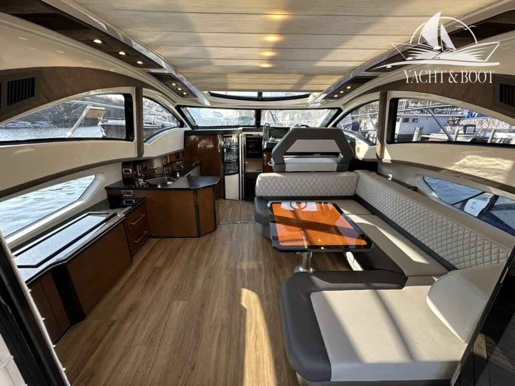 Motorboot Marquis 420 Sport Coupe