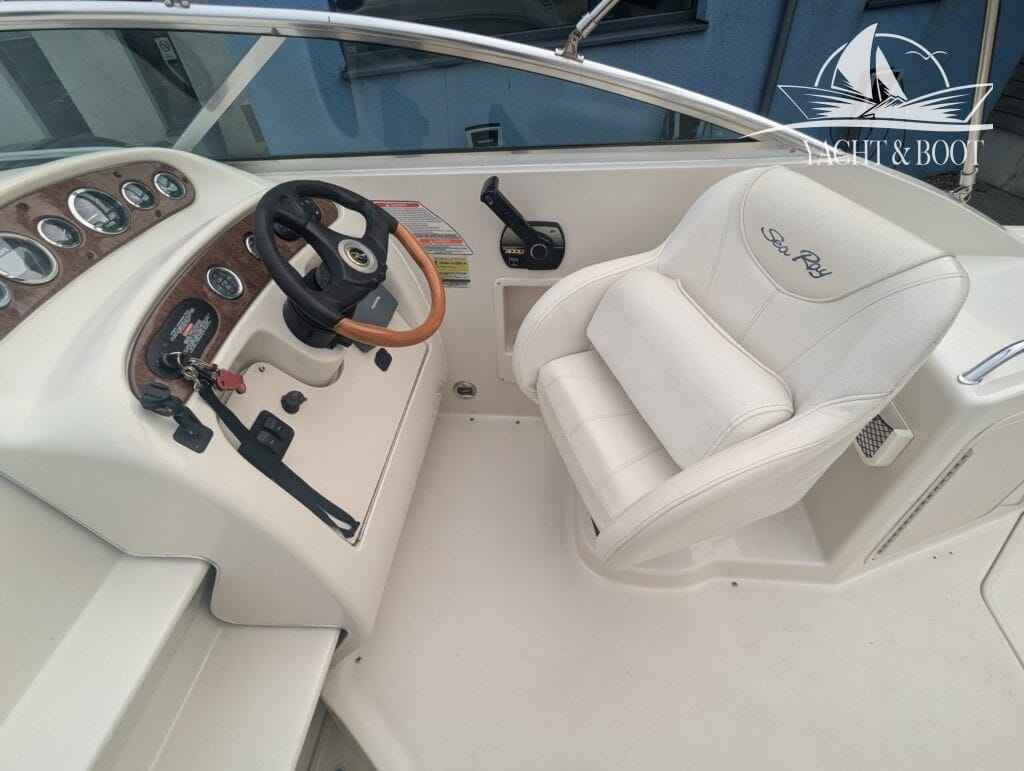 Motorboot Sea Ray 240 DA Sundancer