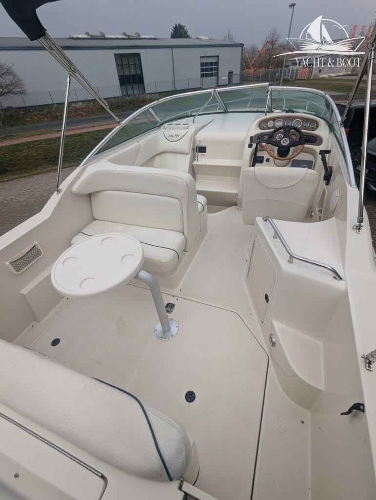 Motorboot Sea Ray 240 DA Sundancer