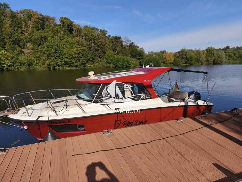 Motorboot Velvette 23 Active Sedan