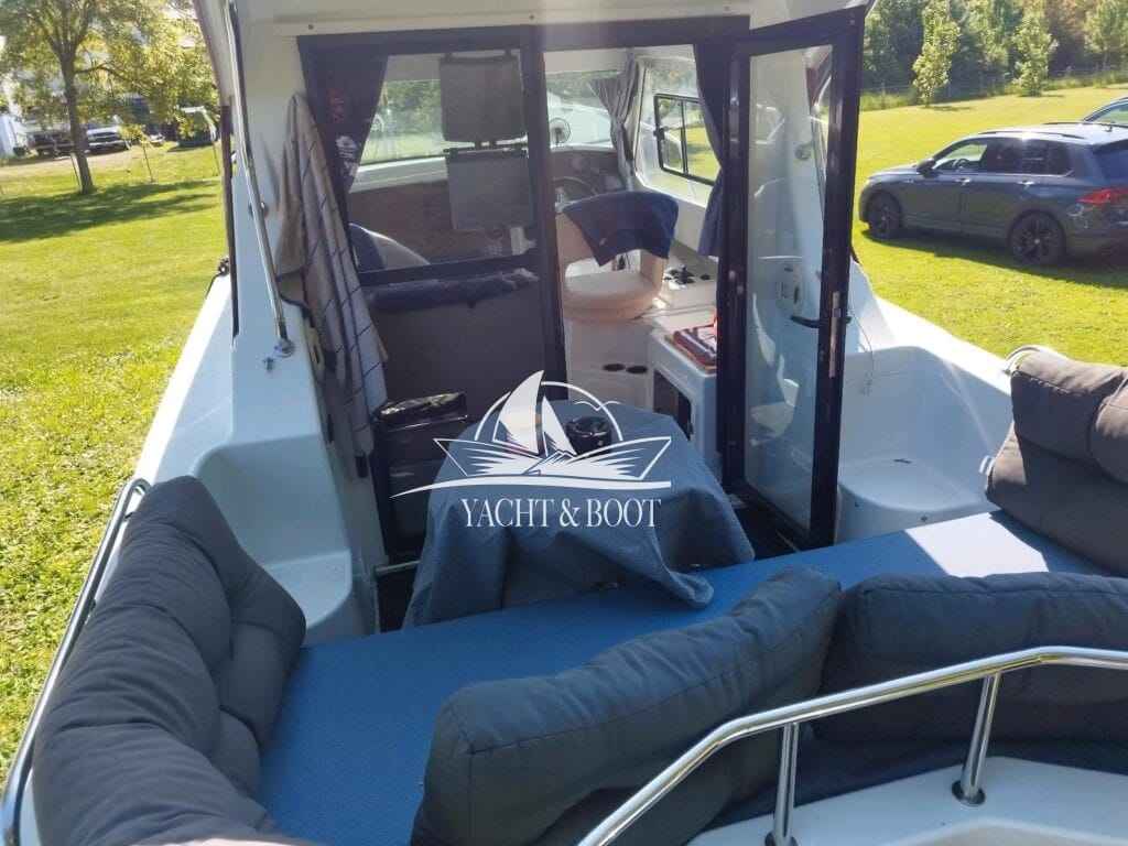 Motorboot Velvette 23 Active Sedan