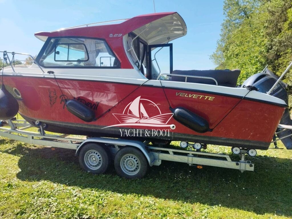 Motorboot Velvette 23 Active Sedan