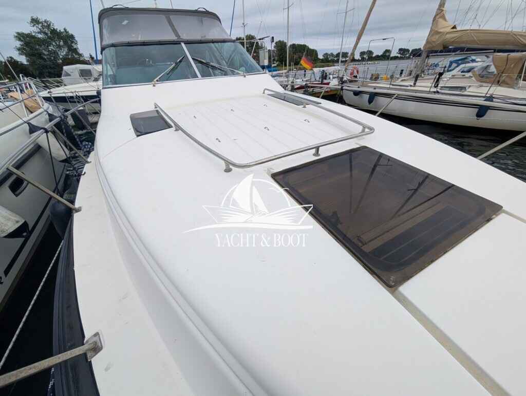 Motorboot Cruiser Yachts 3270 Esprit