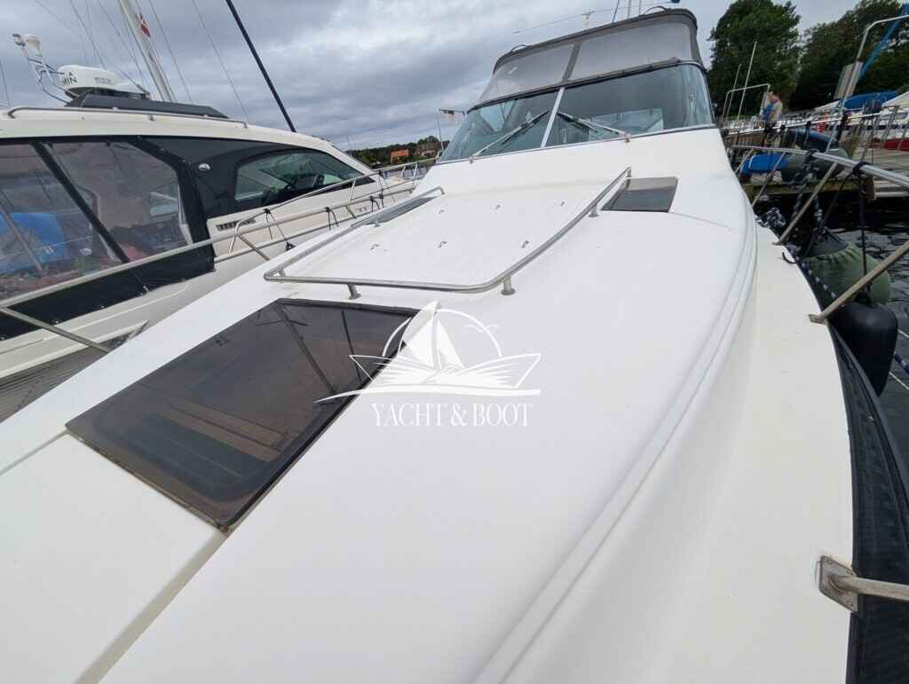 Motorboot Cruiser Yachts 3270 Esprit