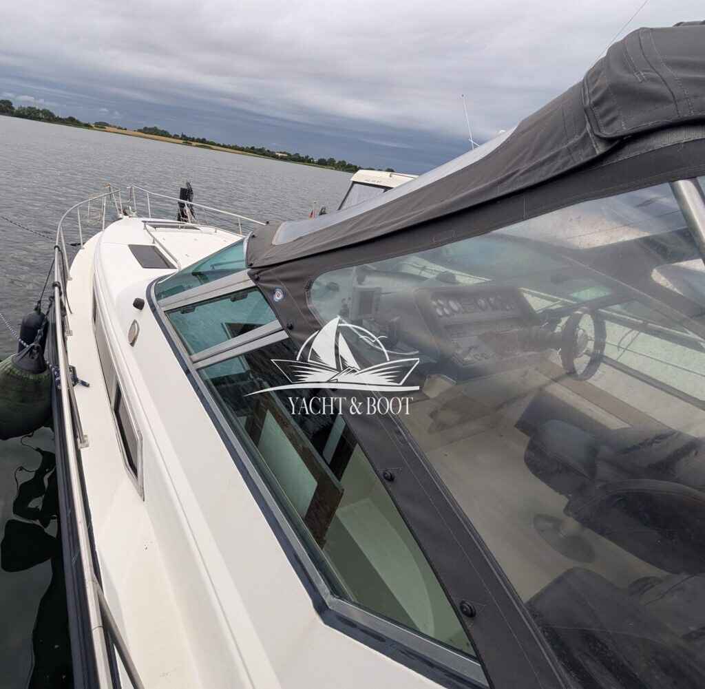 Motorboot Cruiser Yachts 3270 Esprit