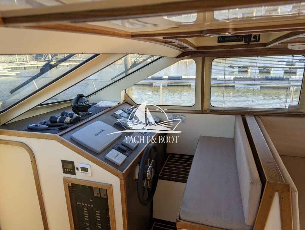 Motorboot Bruce Roberts Europe 1200